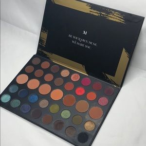 Morphe Dare To create 39A